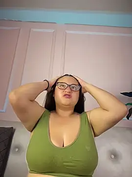 Snapshot of LuisAny chatting on 08-04-26, 03:44 LuisAny online show from 08-04-26, 03:44
