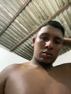 Snapshot of negrito21cmver chatting on 06-22-26, 01:00 negrito21cmver online show from 06-22-26, 01:00