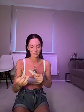 Emilysunrisex online show from 06-30-26, 08:09