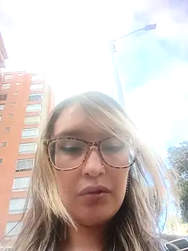 Snapshot of karla-giraldo1 chatting on 08-09-26, 10:16 karla-giraldo1 online show from 08-09-26, 10:16