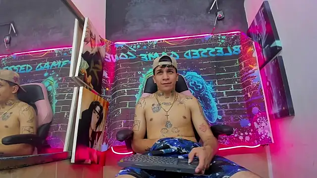 Snapshot of jayy18_ chatting on 06-18-26, 04:22 jayy18 online show from 06-18-26, 04:22