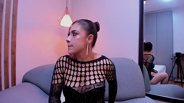 Snapshot of DarlyHooper__ chatting on 06-19-26, 12:22 DarlyHooper online show from 06-19-26, 12:22