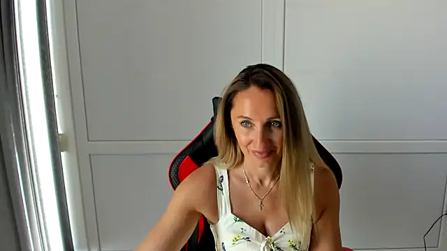 LilyDreamm online show from 07-18-26, 12:03