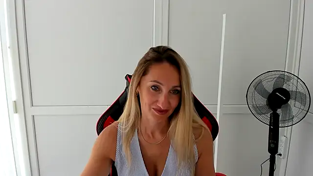 LilyDreamm online show from 06-23-26, 06:33