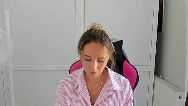 LilyDreamm online show from 07-29-26, 06:45