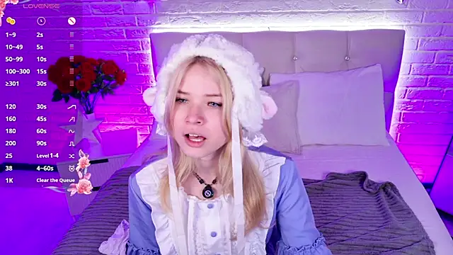 ChloeWells online show from 08-08-26, 03:35