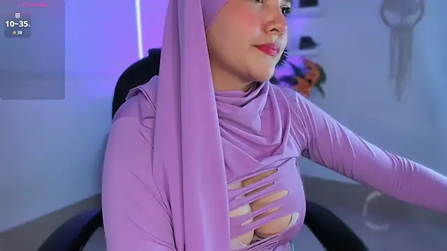 Snapshot of celeste_mill chatting on 06-23-26, 03:21 celeste mill online show from 06-23-26, 03:21