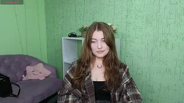 Snapshot of Zoe_Zenith chatting on 06-18-26, 12:43 Zoe Zenith online show from 06-18-26, 12:43