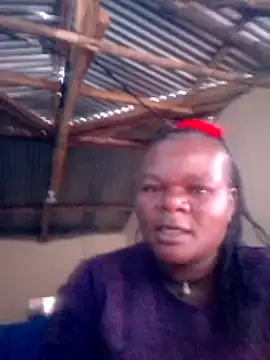 Snapshot of PRETTY-LILY chatting on 06-19-26, 01:39 PRETTY-LILY online show from 06-19-26, 01:39