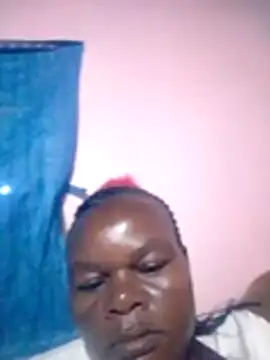 Snapshot of PRETTY-LILY chatting on 06-22-26, 04:37 PRETTY-LILY online show from 06-22-26, 04:37