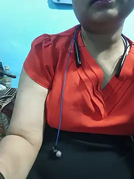Snapshot of sexy-pari8 chatting on 06-20-26, 06:46 sexy-pari8 online show from 06-20-26, 06:46