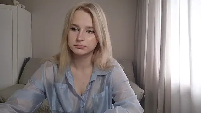 Snapshot of BloomMoon chatting on 07-09-26, 11:20 BloomMoon online show from 07-09-26, 11:20