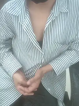 Snapshot of sushmita0 chatting on 06-21-26, 02:39 sushmita0 online show from 06-21-26, 02:39