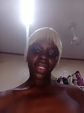 Snapshot of Highonmoglie chatting on 06-18-26, 08:58 Highonmoglie online show from 06-18-26, 08:58
