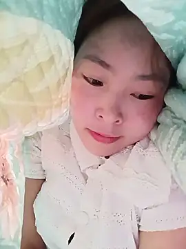 Snapshot of Emxinh-milo chatting on 06-19-26, 04:07 Emxinh-milo online show from 06-19-26, 04:07