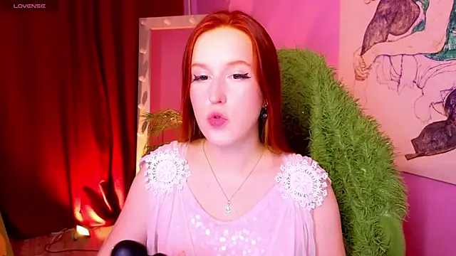 Snapshot of Eva_Bellea chatting on 08-07-26, 08:48 Eva Bellea online show from 08-07-26, 08:48