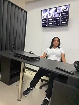 Snapshot of Julieta_Vegaax chatting on 06-19-26, 03:12 Julieta Vegaax online show from 06-19-26, 03:12