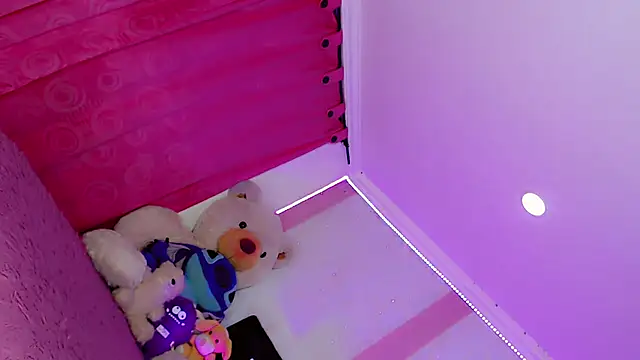 HeidiVanessa online show from 07-18-26, 02:09