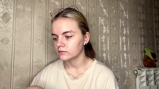 Snapshot of KimWarner chatting on 07-03-26, 10:00 KimWarner online show from 07-03-26, 10:00