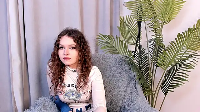 EsterReichert online show from 06-19-26, 05:30