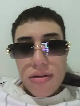 Snapshot of Thiagoo_Vega chatting on 07-07-26, 04:15 Thiagoo Vega online show from 07-07-26, 04:15