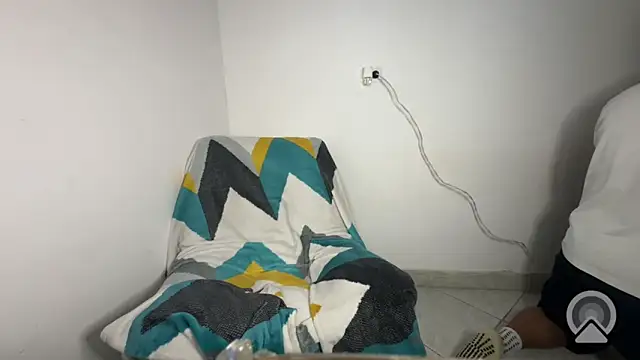 Snapshot of RobinAndAce14 chatting on 06-19-26, 04:57 RobinAndAce14 online show from 06-19-26, 04:57