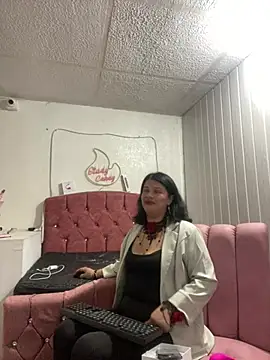 Snapshot of Selin_Sweet9 chatting on 06-19-26, 11:05 Selin Sweet9 online show from 06-19-26, 11:05