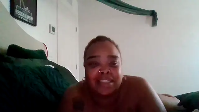 Snapshot of Caramelcreamer chatting on 07-08-26, 12:35 Caramelcreamer online show from 07-08-26, 12:35
