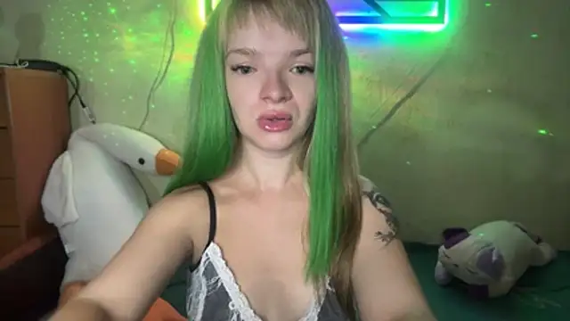 Snapshot of JadeEva chatting on 07-14-26, 08:04 JadeEva online show from 07-14-26, 08:04