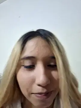 Snapshot of Honeycitabomnita chatting on 06-24-26, 01:04 Honeycitabomnita online show from 06-24-26, 01:04