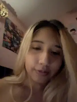Snapshot of Honeycitabomnita chatting on 06-20-26, 03:33 Honeycitabomnita online show from 06-20-26, 03:33