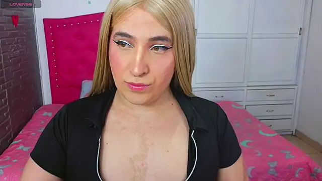 roxxy pink  online show from 08-02-26, 09:23