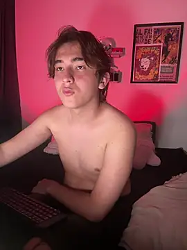 Snapshot of sweet_boyyy1 chatting on 08-07-26, 01:44 sweet boyyy1 online show from 08-07-26, 01:44