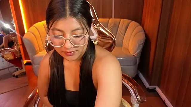 Snapshot of Sam_torres_b chatting on 06-19-26, 04:07 Sam torres b online show from 06-19-26, 04:07