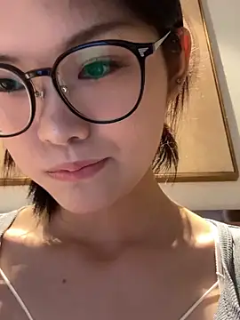 Snapshot of yanzi520 chatting on 07-01-26, 07:41 yanzi520 online show from 07-01-26, 07:41