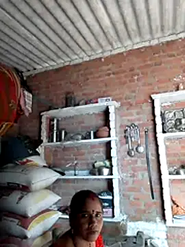 Snapshot of Hot_shiri chatting on 08-03-26, 09:04 Hot shiri online show from 08-03-26, 09:04
