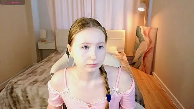 LiliTiny online show from 06-25-26, 01:14