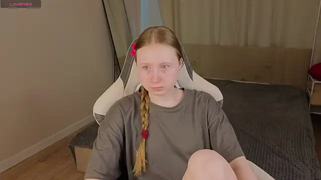 LiliTiny online show from 07-06-26, 01:34