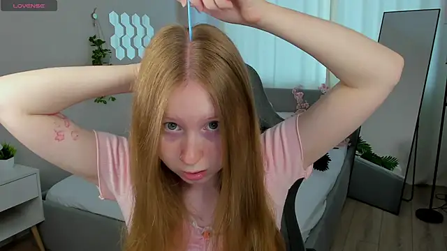 LiliTiny online show from 07-24-26, 01:23
