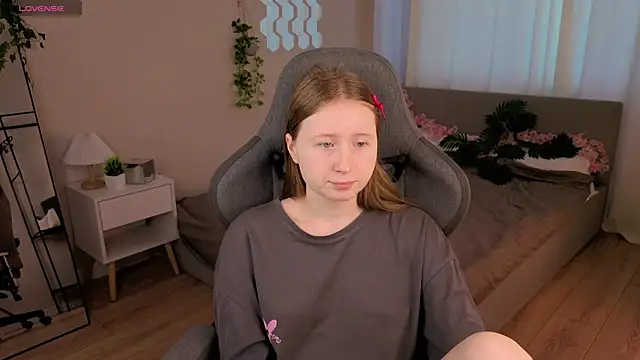LiliTiny online show from 07-05-26, 04:19
