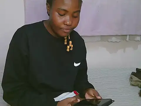 Snapshot of queen_banice chatting on 07-23-26, 09:22 queen banice online show from 07-23-26, 09:22
