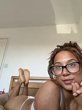 Snapshot of prettypeachyxx chatting on 06-19-26, 06:03 prettypeachyxx online show from 06-19-26, 06:03