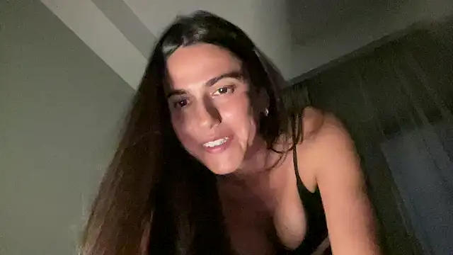 Snapshot of Rineliadi chatting on 08-06-26, 04:57 Rineliadi online show from 08-06-26, 04:57