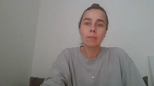 Vanelleda online show from 07-08-26, 01:01
