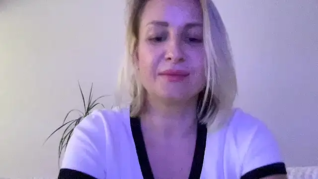 Delissaxx online show from 06-24-26, 07:44
