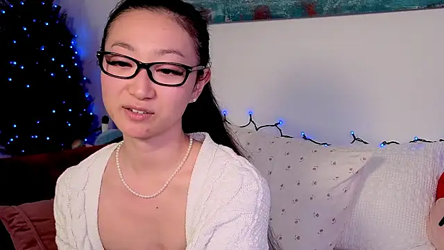 Snapshot of MySweetSofie chatting on 12-17-25, 10:48 MySweetSofie online show from 12-17-25, 10:48