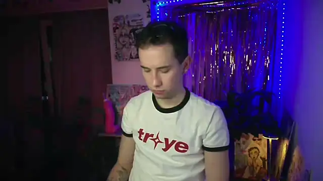 Moon boyy online show from 06-21-26, 07:41