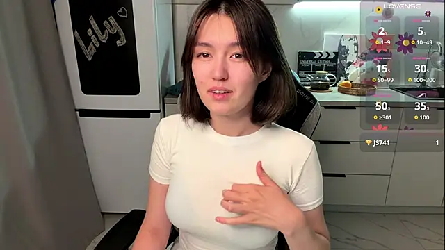 LilyPopss online show from 06-21-26, 06:36