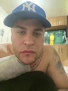 Snapshot of fuegolatinorojas chatting on 06-19-26, 10:15 fuegolatinorojas online show from 06-19-26, 10:15