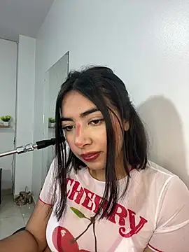 Snapshot of cherry_skinnyy_ chatting on 08-08-26, 03:46 cherry skinnyy online show from 08-08-26, 03:46